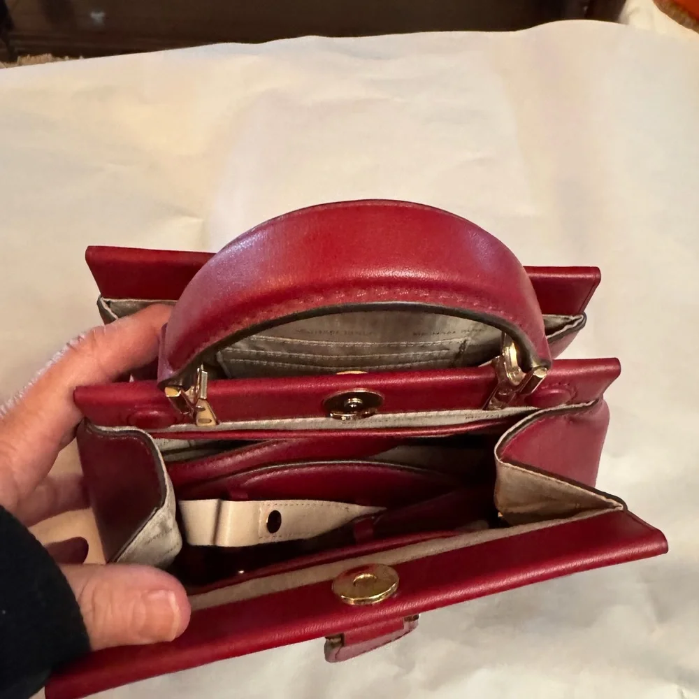 Elegant Michael Kors Handbag